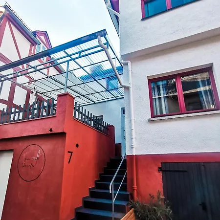 Zur Weinfee בית נופש