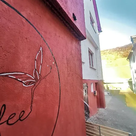 別荘 Zur Weinfee *